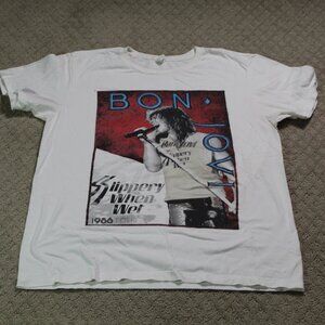 Vintage Bon Jovi Size L White Short Sleeve Slippery When Wet 1986 Concert T-Shir